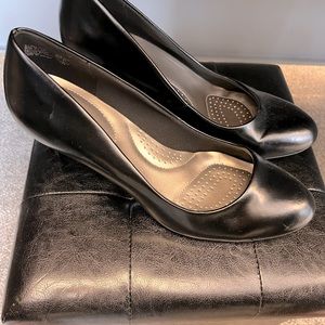 Dexflex comfort size 11 wide black pumps, GUC